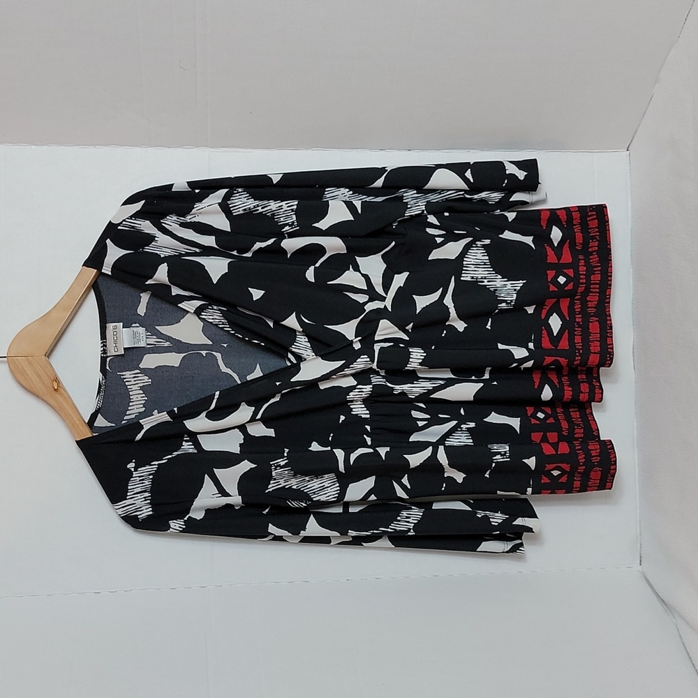 Chico's Women's Black White Red Floral V-Neck Long Sleeve Top,  3(XL)